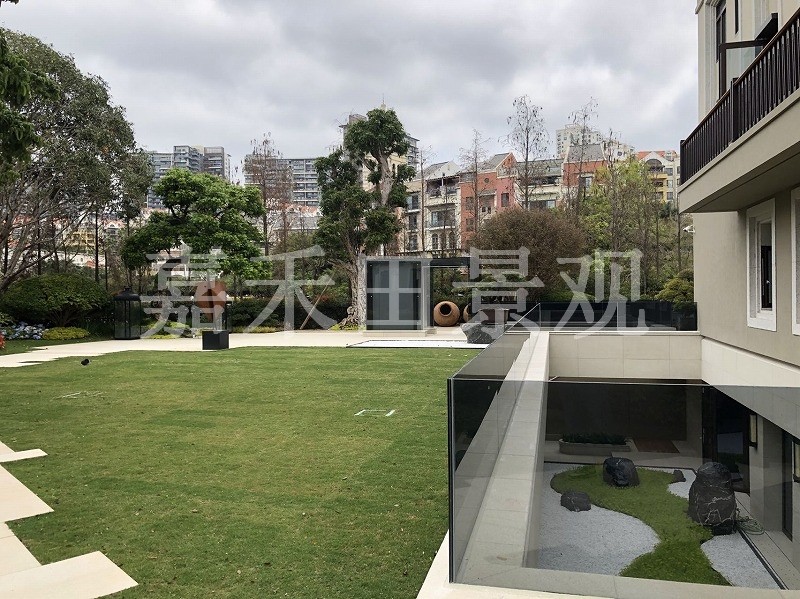 夏季別墅花園如何養(yǎng)護(hù)？